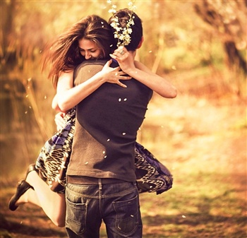 pleasing-couple-love-hug... ecard